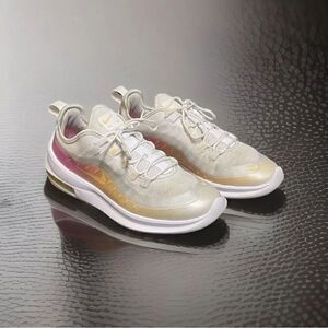 Nike Air Max Axis White / Pink Women's Running Shoes Size 8.5M